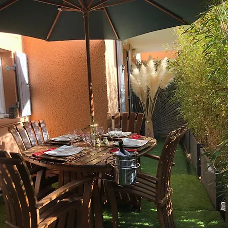 Golf Saint Tropez Rez De Jardin Vue Piscine Apartamento