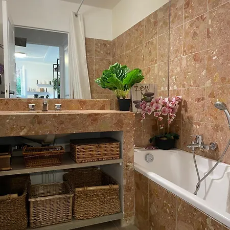 Golfe Saint Tropez Rez De Jardin Vue Piscine Appartement