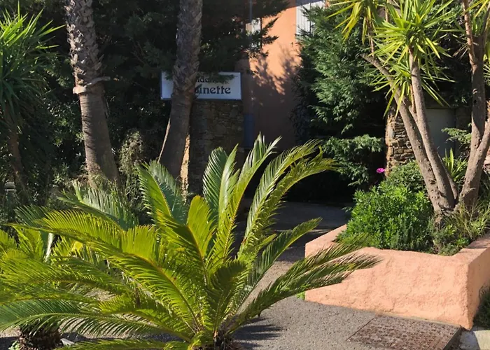 Golf Saint Tropez Rez De Jardin Vue Piscine *